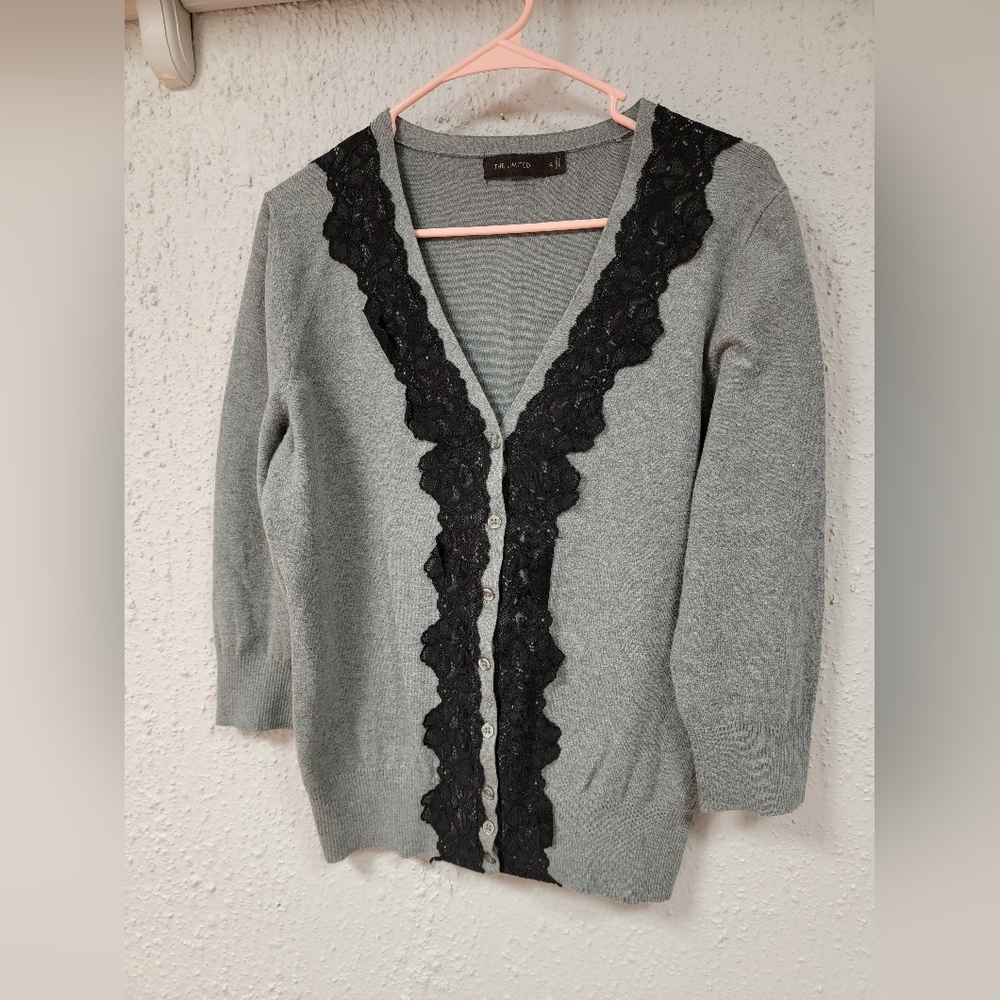 The Limited - VNeck 3/4 Sleeve Sweater